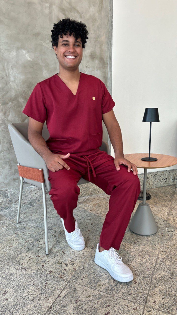 Scrub Masculino Marsala